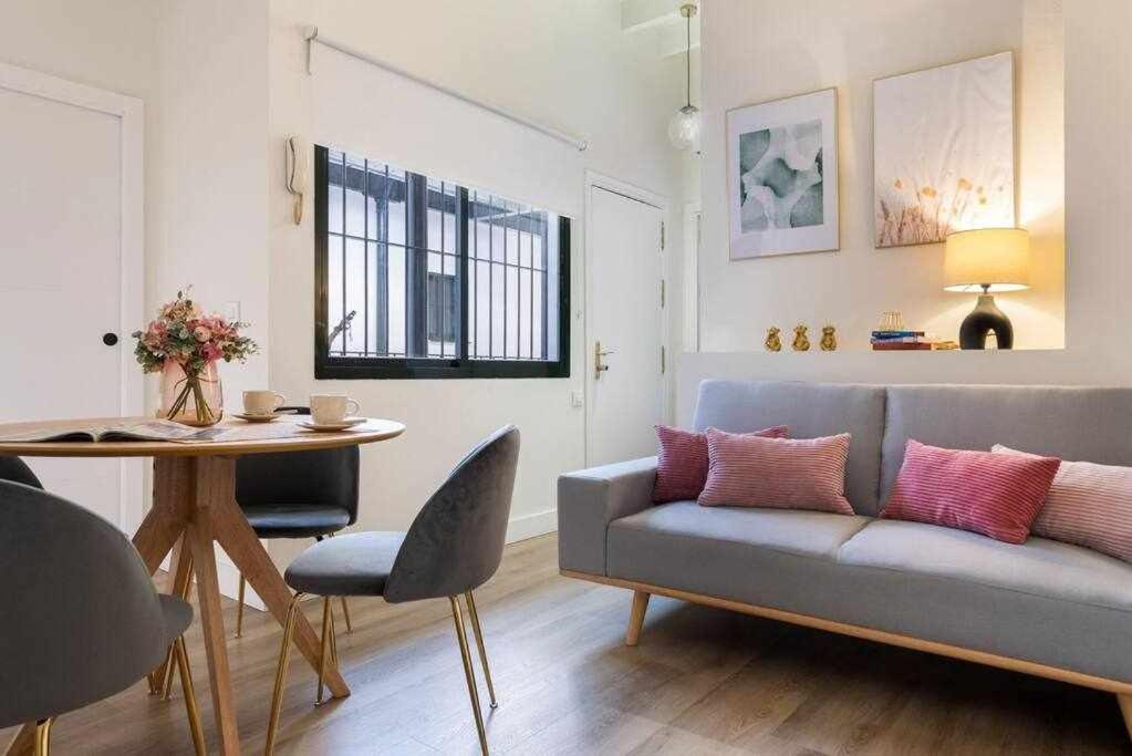 Monkeys Apartments San Roman Deluxe Sevilla Eksteriør bilde
