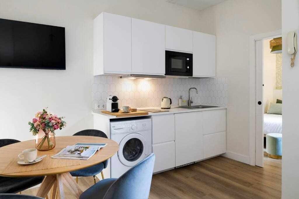 Monkeys Apartments San Roman Deluxe Sevilla Eksteriør bilde